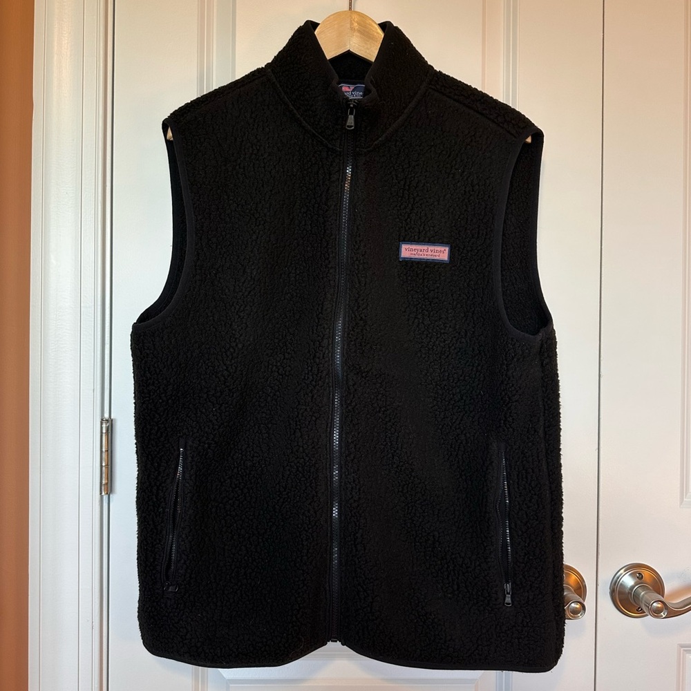 Vineyard Vines Classic Black Shearling Vest, Men’s size M